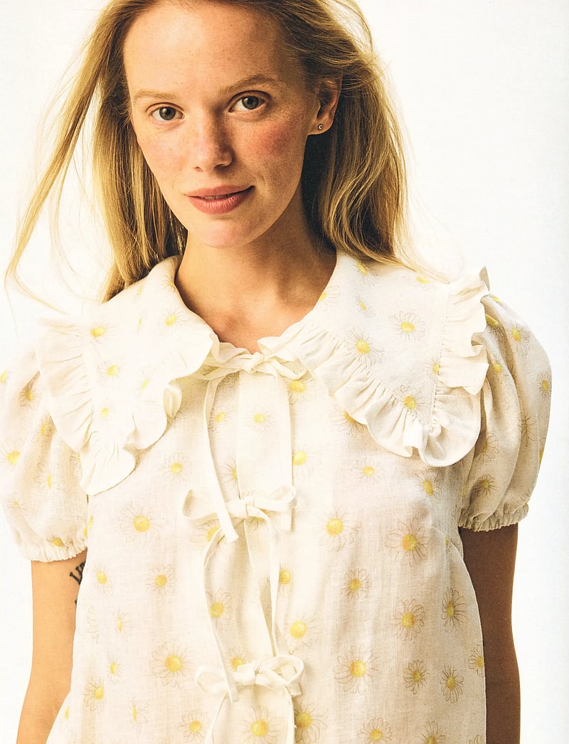 Sleeper - Puff Linen Lounge Shirt in Daisies - linen shirts - white&yellow - 3