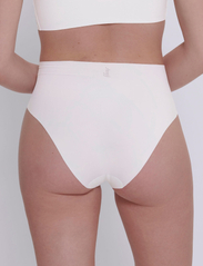 sloggi - sloggi ZERO Feel 2.0 High waist - seamless panties - silk white - 3