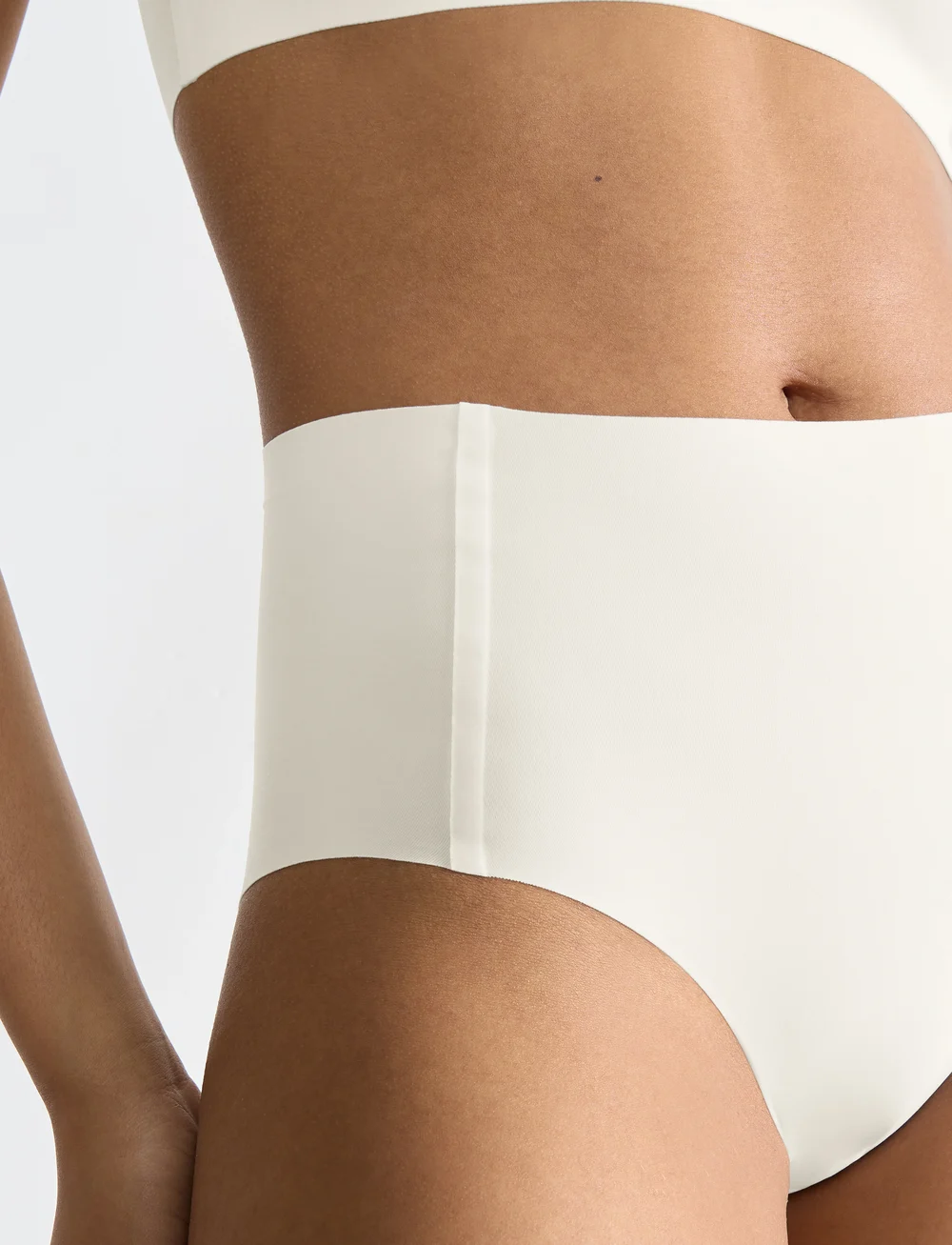 sloggi - sloggi ZERO Feel 2.0 High waist - saumattomat alushousut - silk white - 5