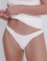 sloggi - sloggi ZERO Feel 2.0 Tiny tanga - seamless panties - silk white - 2