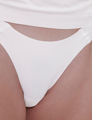 sloggi - sloggi ZERO Feel 2.0 Tiny tanga - saumattomat alushousut - silk white - 5