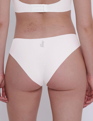 sloggi - sloggi ZERO Feel 2.0 High leg - seamless panties - silk white - 3