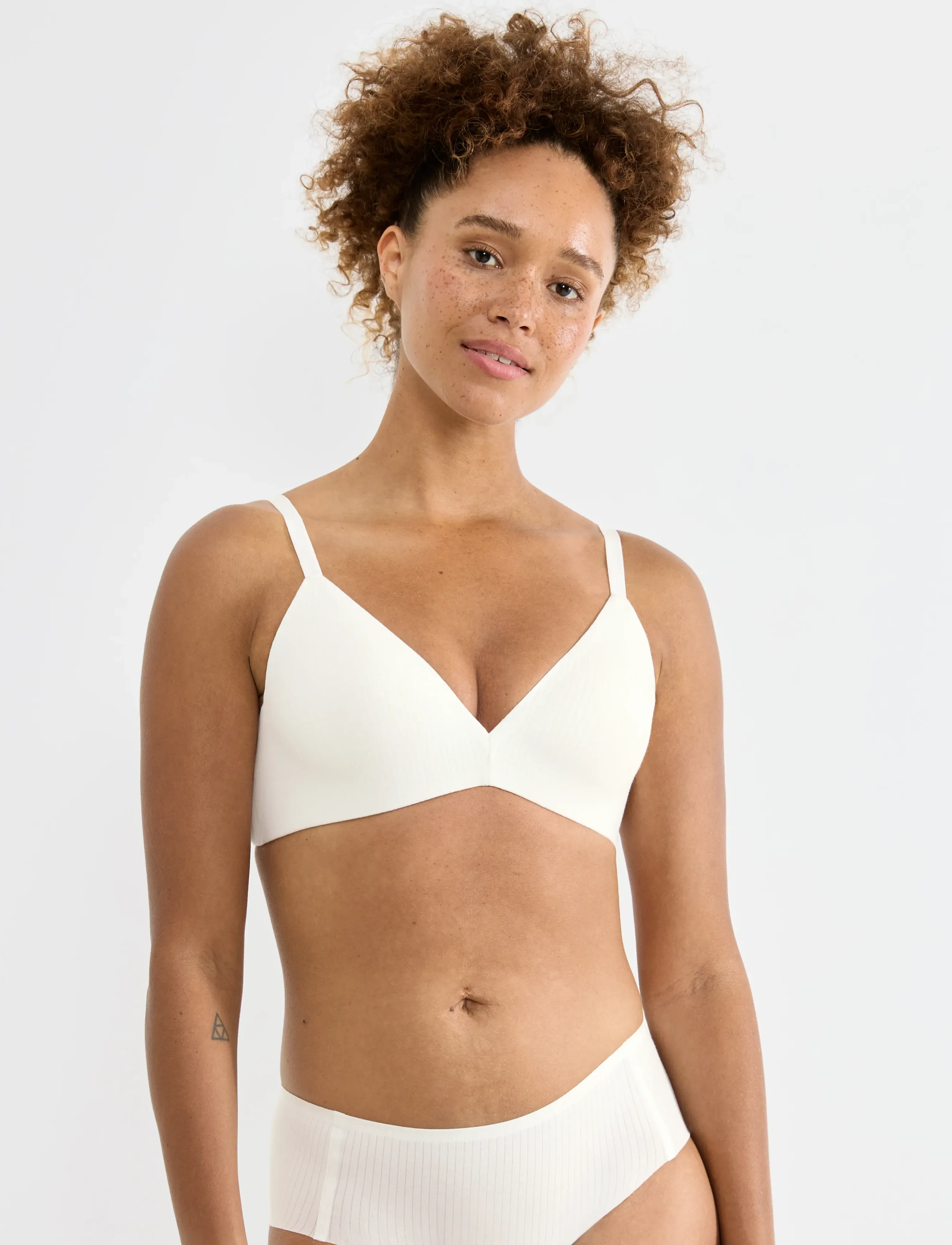 sloggi Zero Feel Pure The Up Push Up, Kvinder, Sømløs Trekant Push Up BH, Hvid, Str: M PLUS