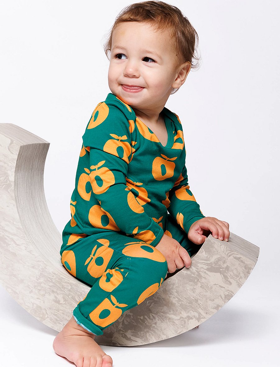 Småfolk - Ulm long-sleeved baby suit with apples - långärmade bodies - cedar tree - 0