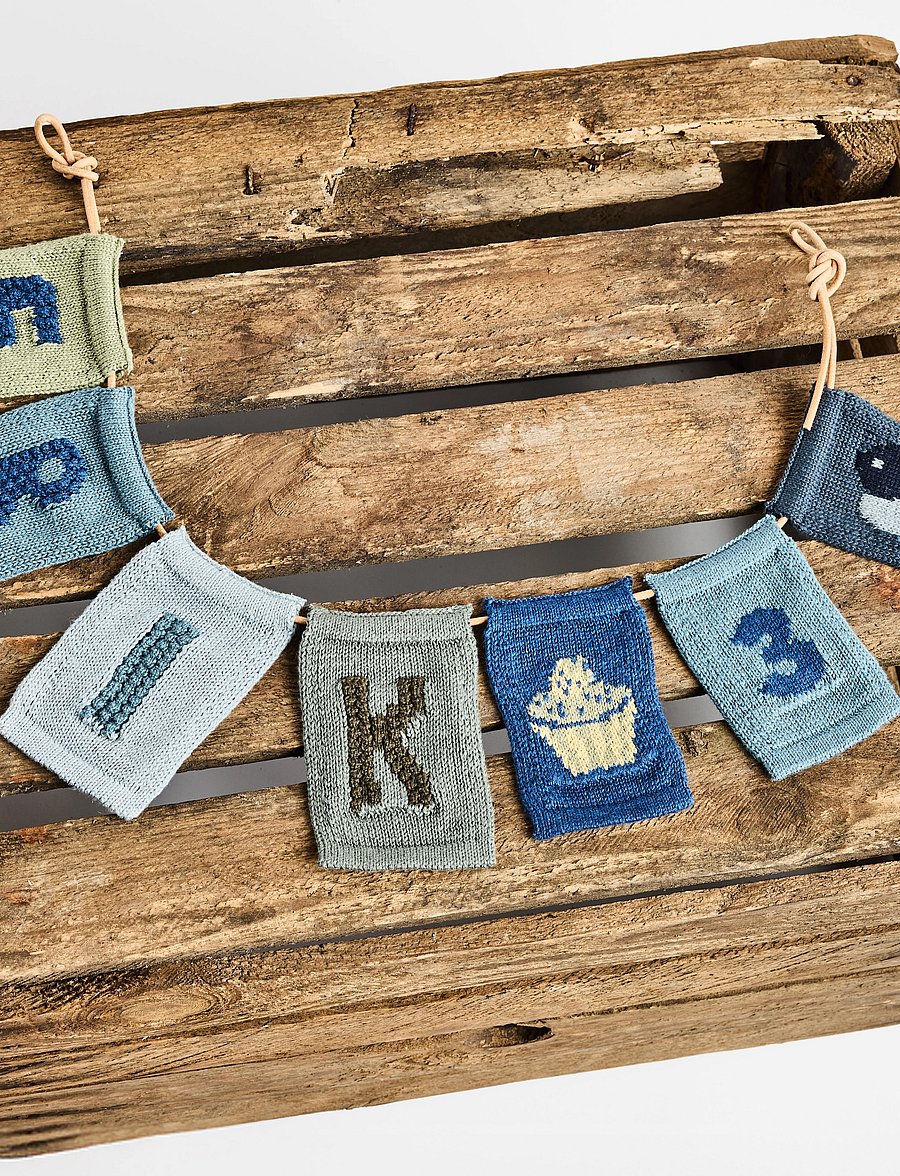 Smallstuff - Knitted letter E, blue - dekorative wohnaccessoires - e blue - 0