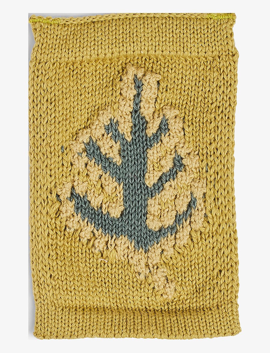 Smallstuff - Knitted flag, leaf, blue - dekorative wohnaccessoires - fl blue - 1