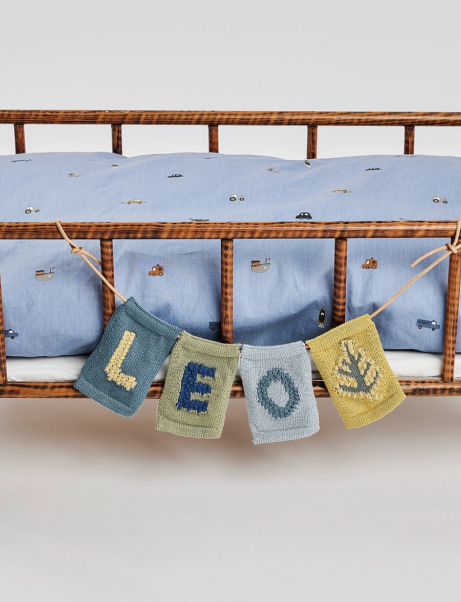 Smallstuff - Knitted flag, leaf, blue - dekorative wohnaccessoires - fl blue - 0