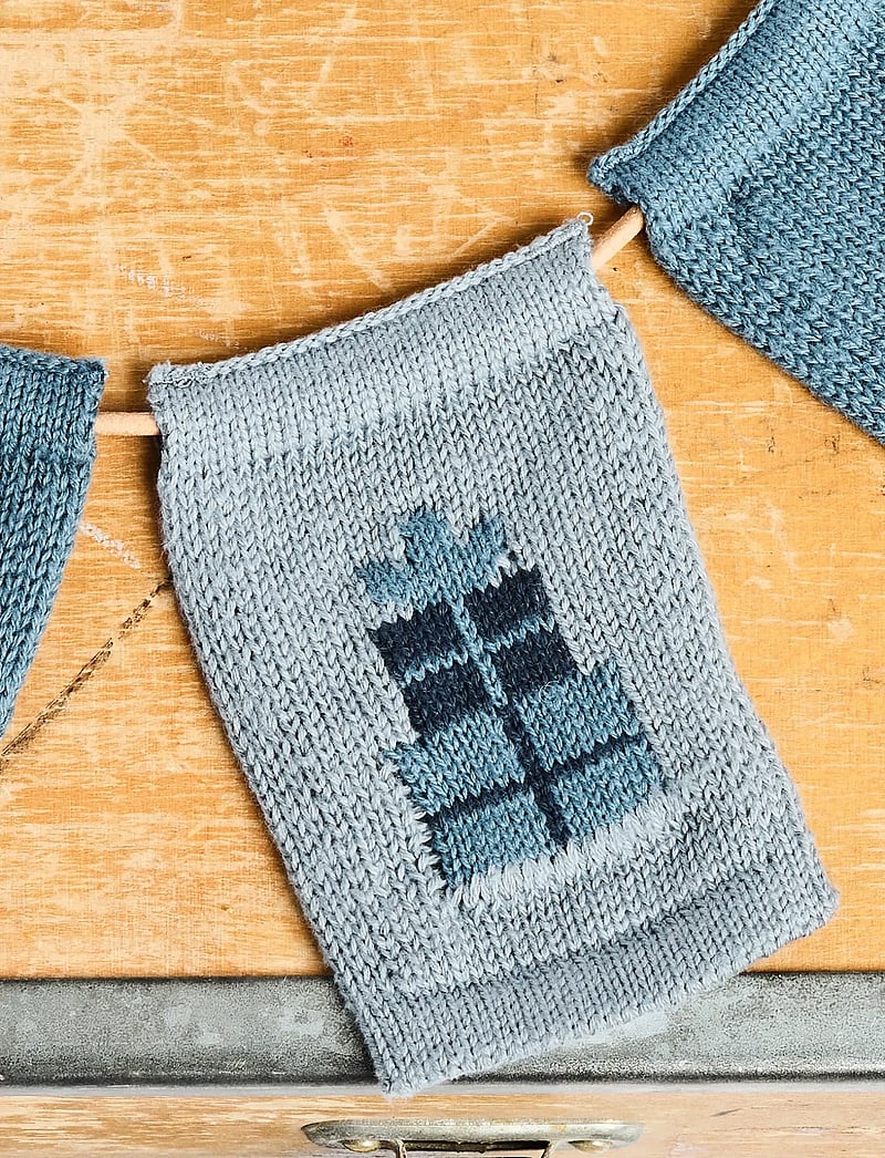 Smallstuff - Knitted flag, birthsday presents, blue - decorations - blue - 2