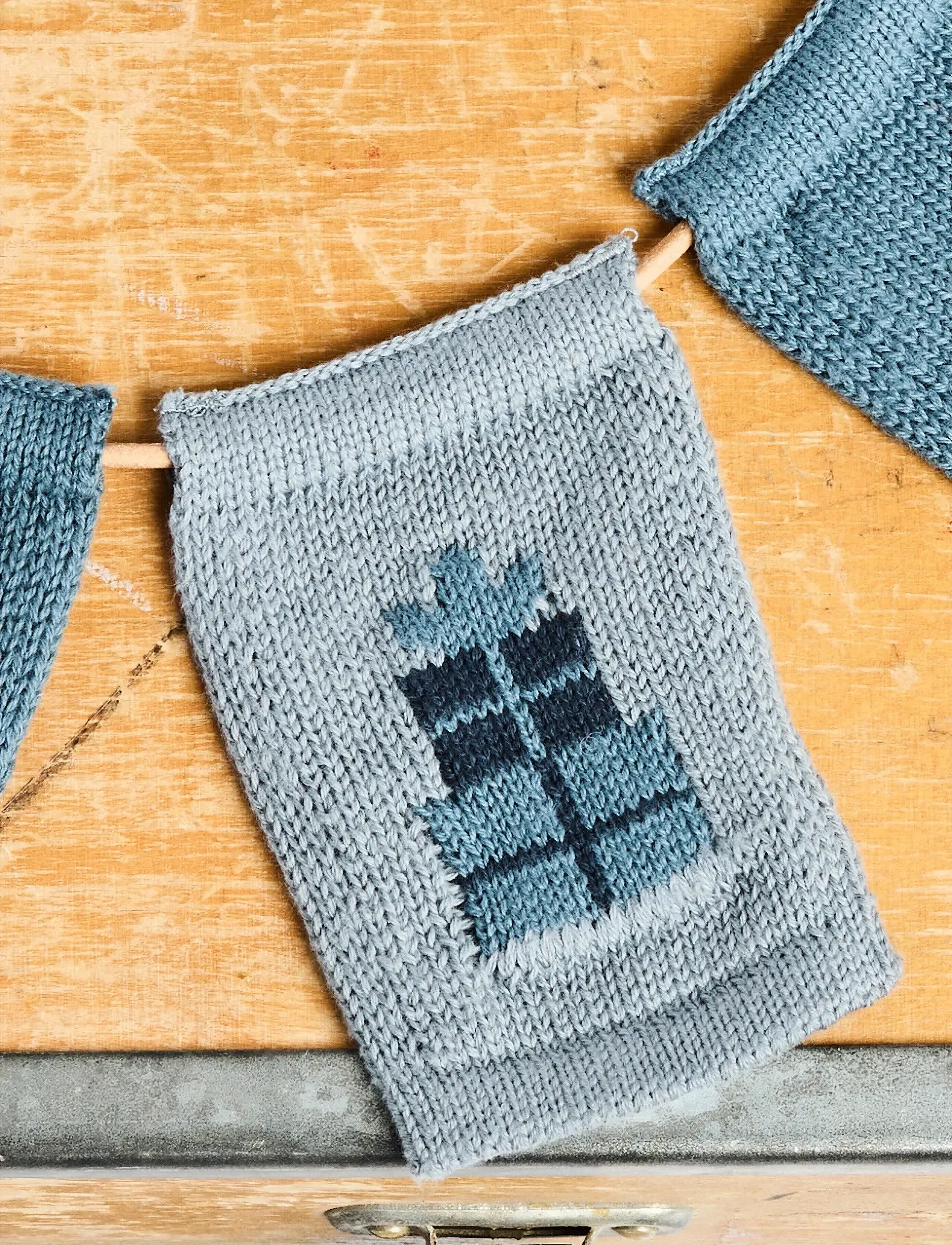 Smallstuff - Knitted flag, birthsday presents, blue - blue - 2