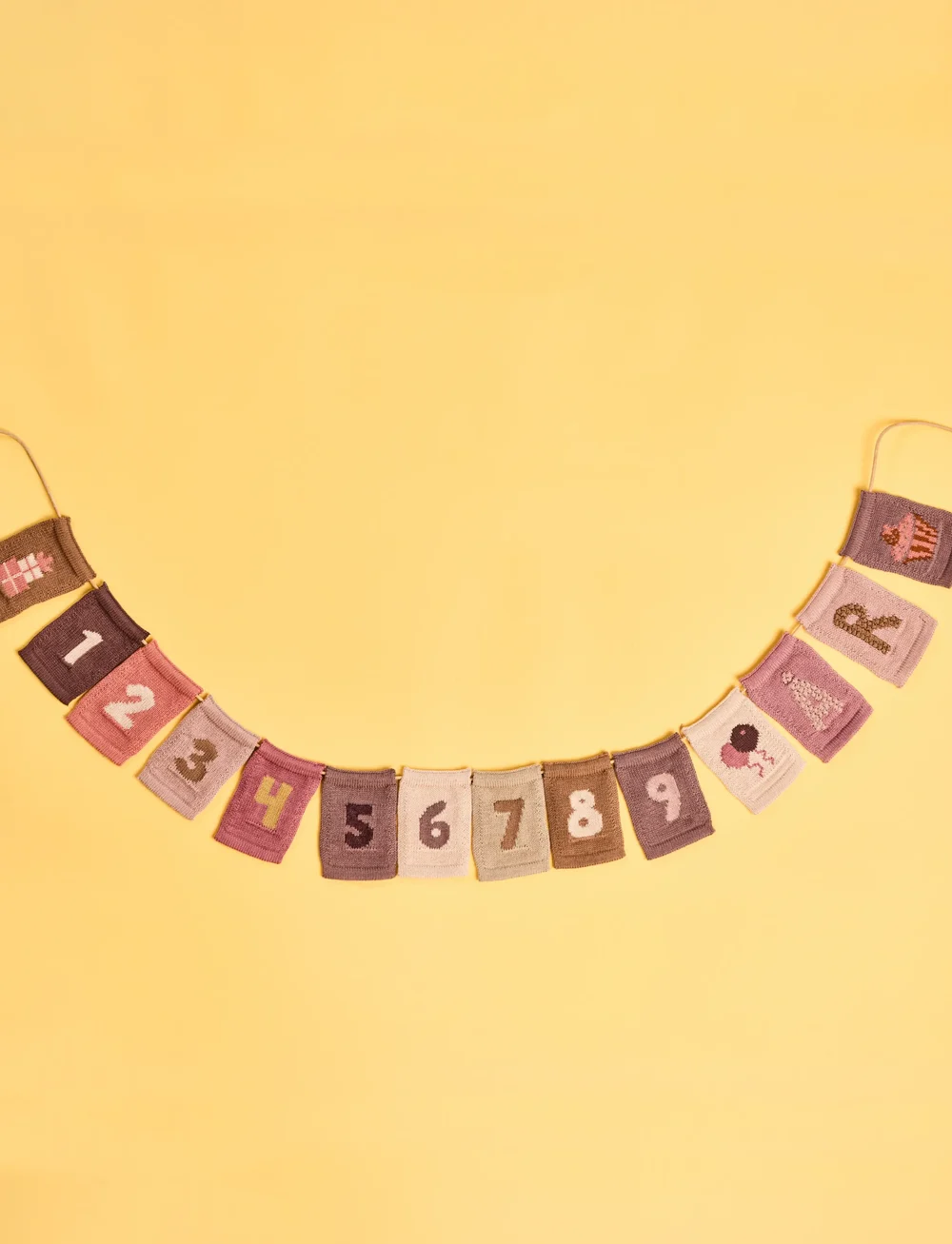 Smallstuff - Knitted flag, 7, rose - dekoratsioonid - rose - 0