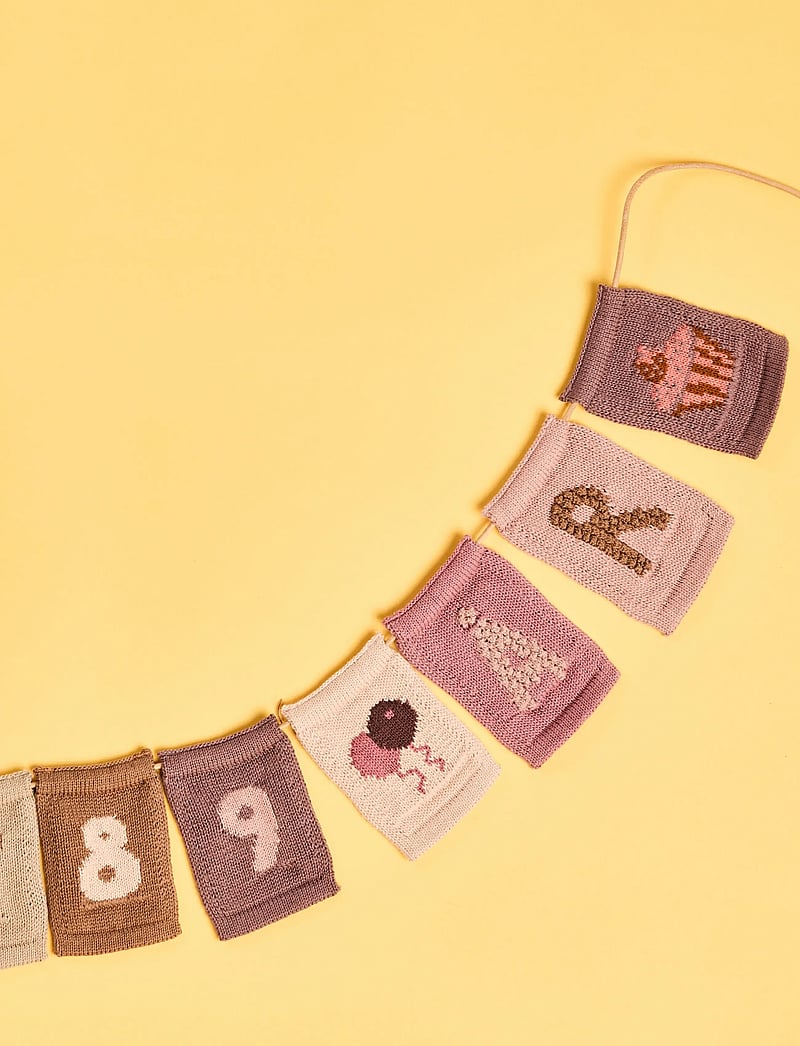 Smallstuff - Knitted flag, 8, rose - dekorative wohnaccessoires - rose - 0