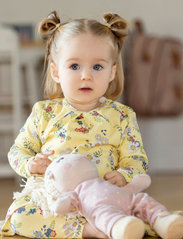 Smallstuff - Dress LS w. frills, flower garden, soft yellow - long-sleeved baby dresses - yellow - 3