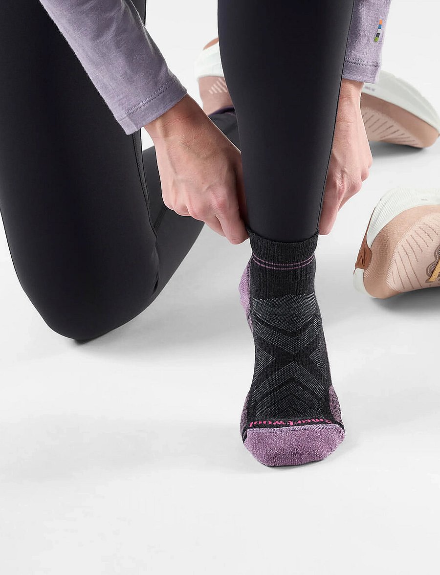 Smartwool - Women's Hike Light Cushion Ankle Socks - underwear & socks - charcoal - 0