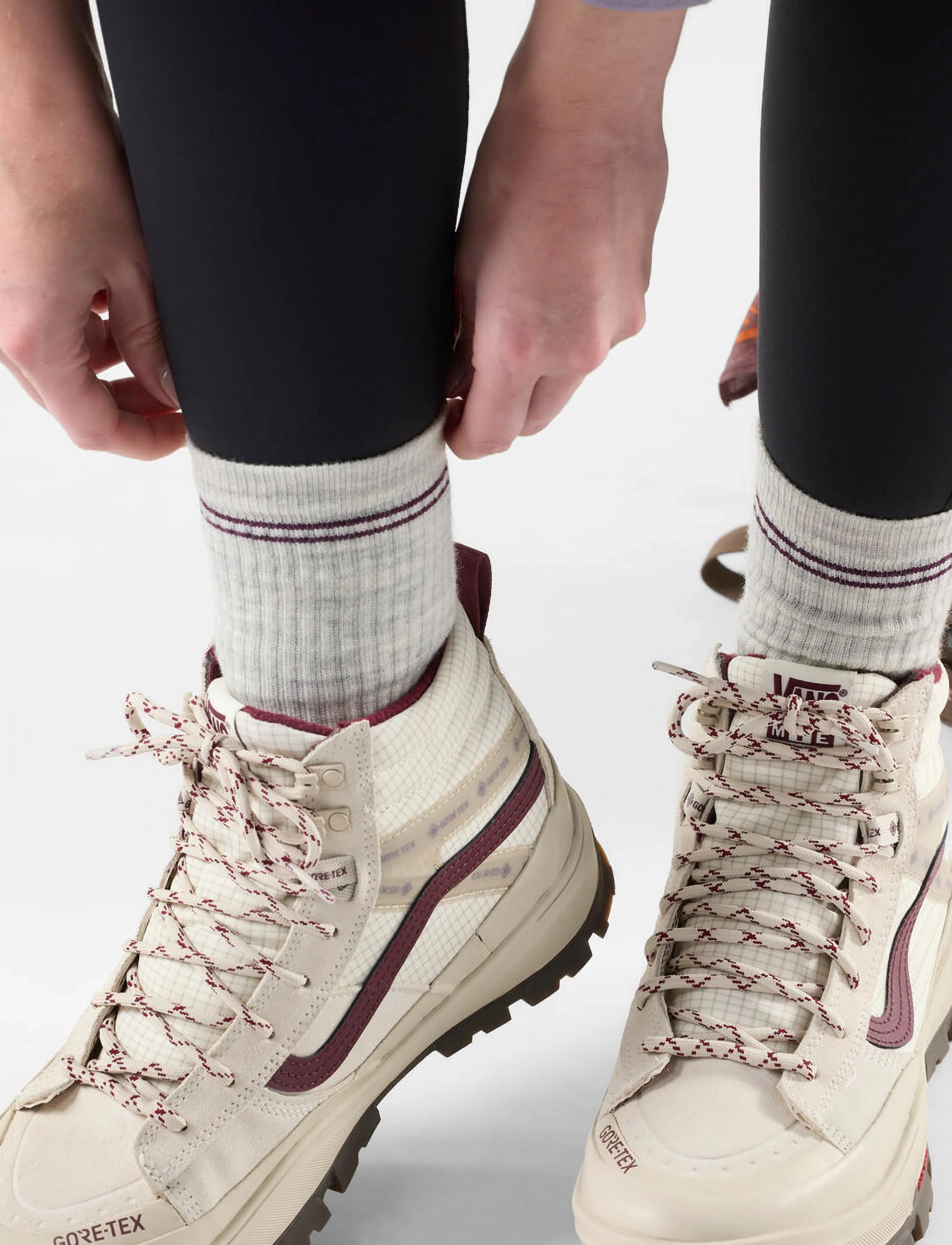 Smartwool - Women's Hike Light Cushion Crew Socks - undertøj og sokker - ash/purple dawn - 0