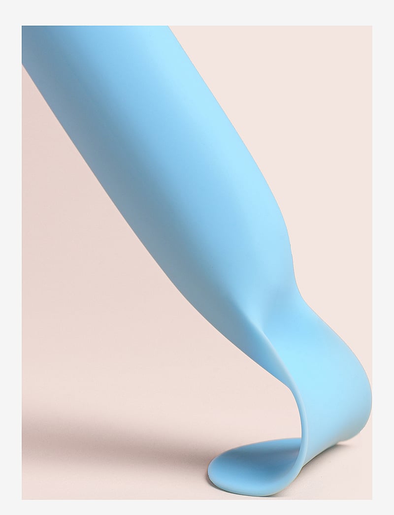 Smile Makers - The French Lover - sex & intimacy - blue1 - 5