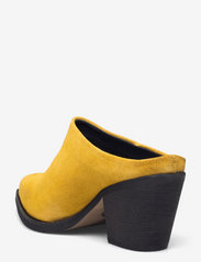 Sneaky Steve - Simplicity W Suede Shoe - mules med hæle - ocre - 2