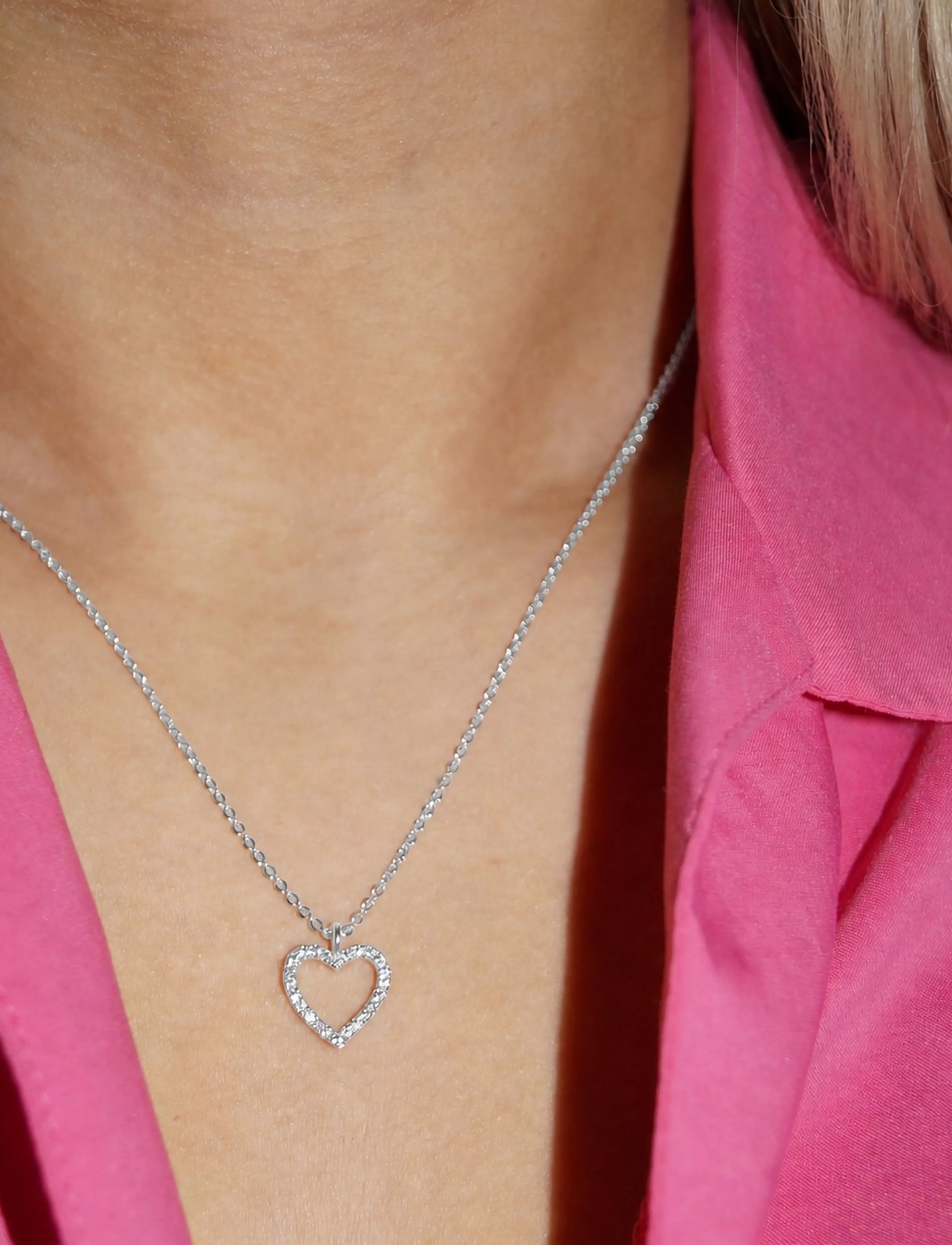 Valentina Pendant Neck