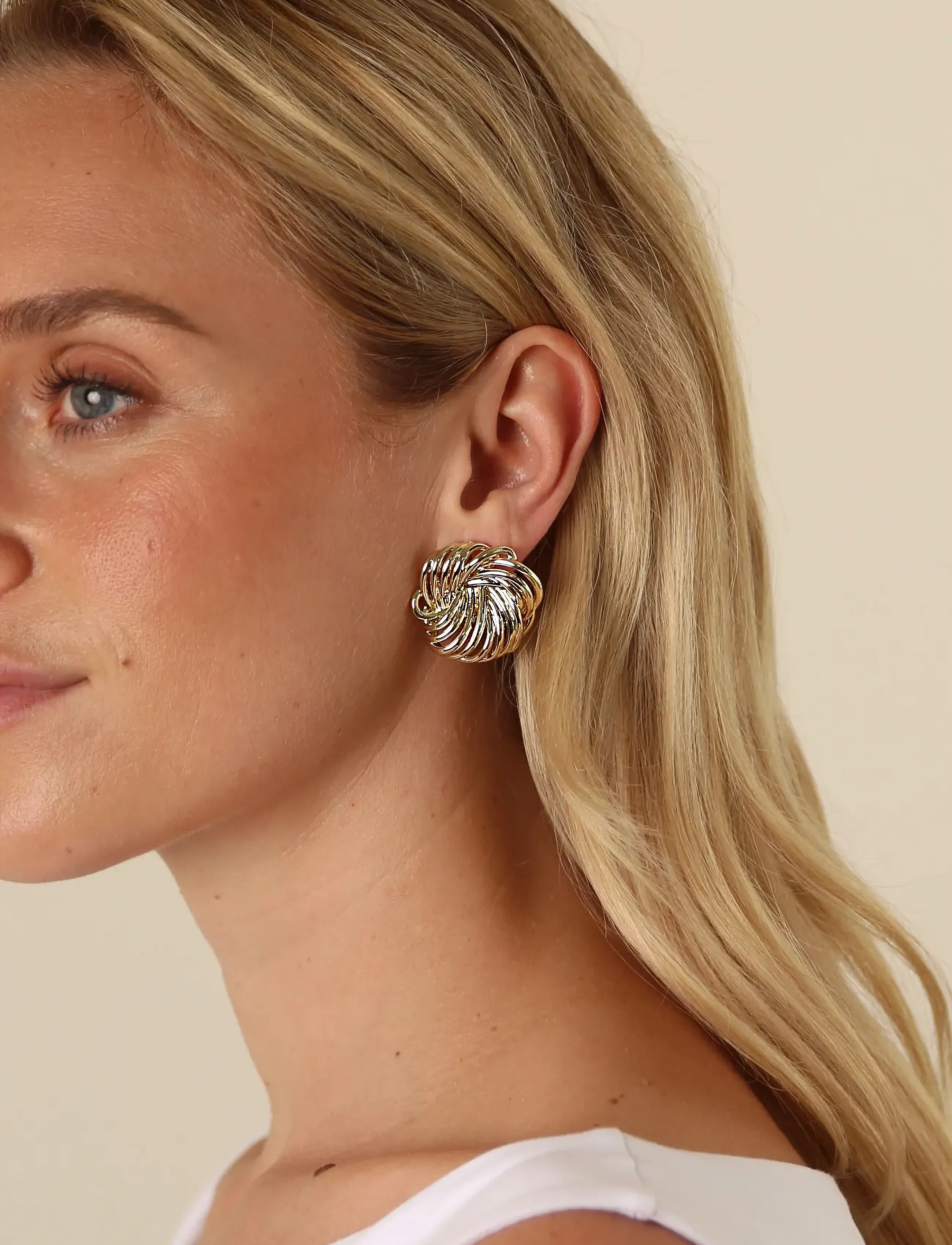 SNÖ of Sweden Dakota Big Round Ear Plain G - Onesize, One Size, Gold, Earrings > Statement Earrings, Dame