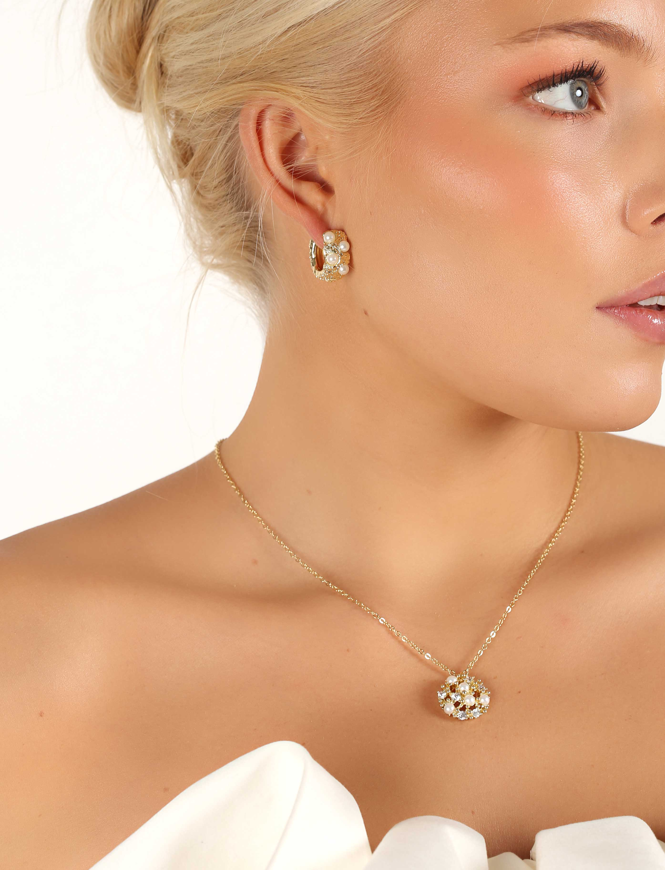 SNÖ of Sweden Gisele Big Ring Ear G/White Onesize, One Size, Earrings, Gold - Hoops, Frauen