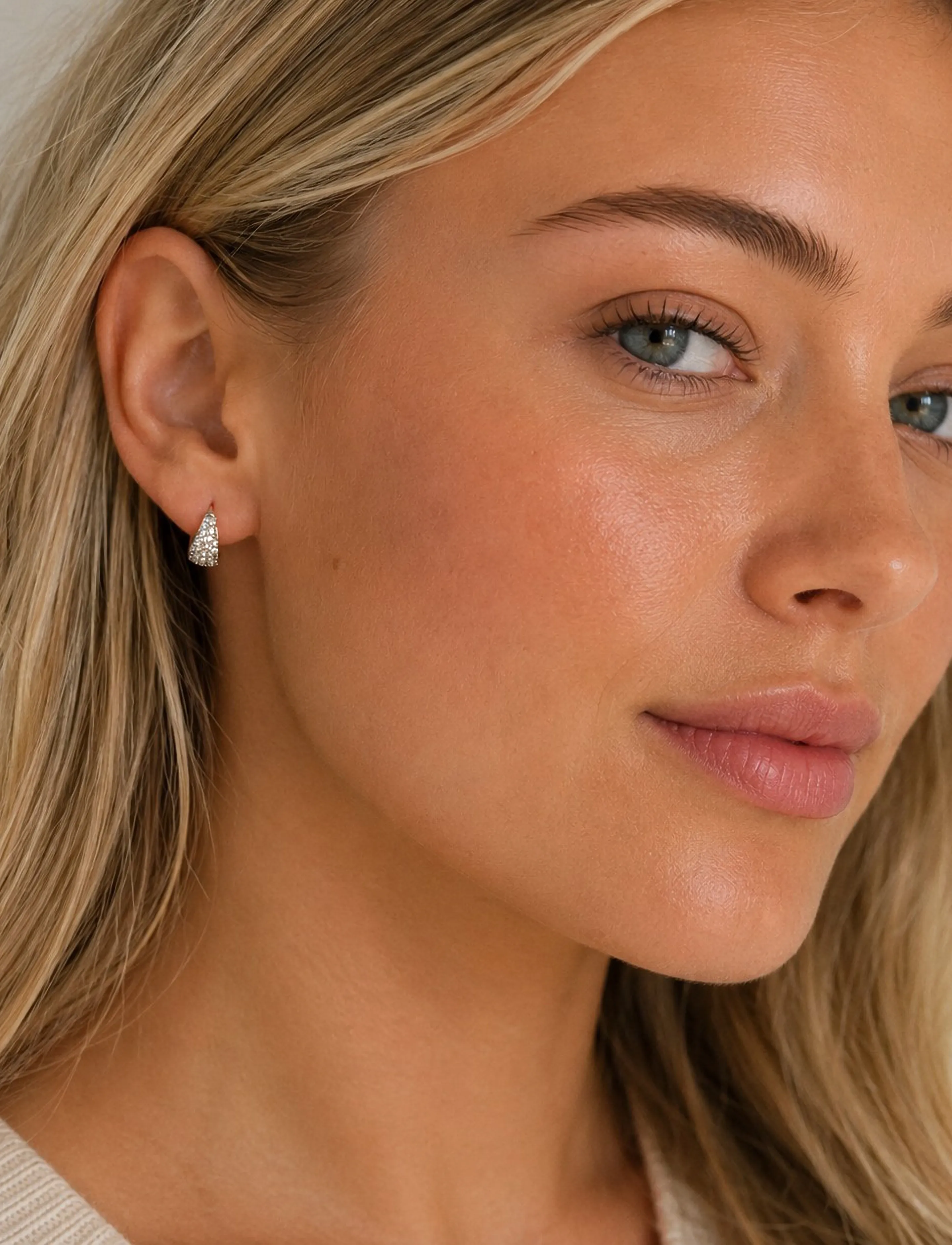 SNÖ of Sweden Essential Honey Crystal Small Oval Ear S/Clear - Onesize, One Size, Silver, Øreringe > Creoler, Dame