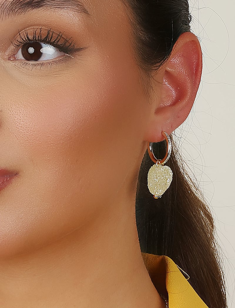 SNÖ of Sweden - Sugar hearts pendant ear g/yellow - Onesize - hoops kõrvarõngad - g/yellow - 0