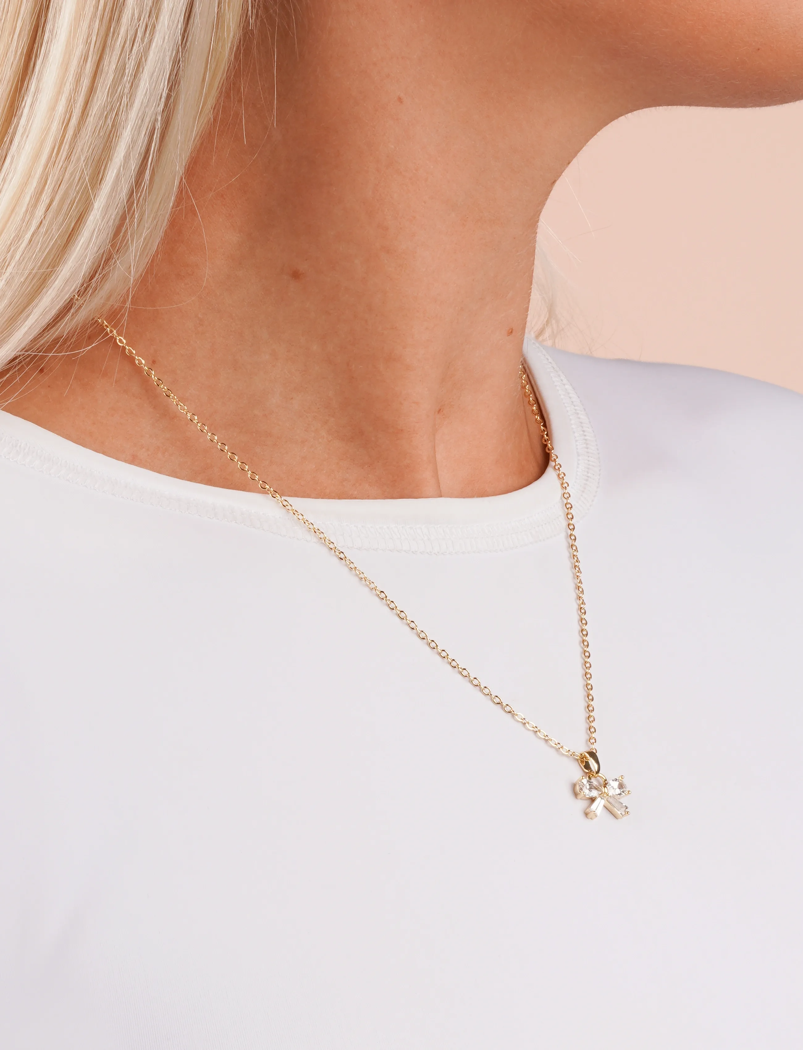 SNÖ of Sweden Eira Bow Pendant Neck 45 G/Clear 45 Cm, Kvinder, Sløjfe Vedhæng Halskæde, Guld, Str: 45 CM