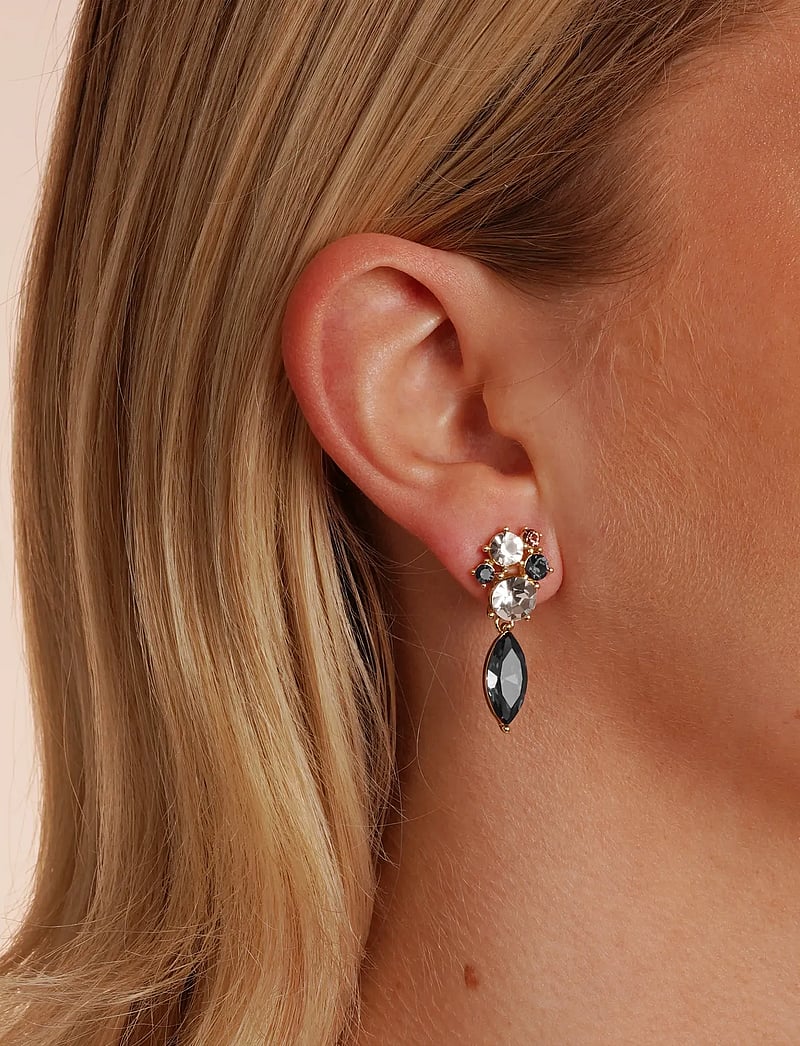 SNÖ of Sweden - Noctelle pendant ear g/mix black - Onesize - rippuvad kõrvarõngad - g/mix black - 0