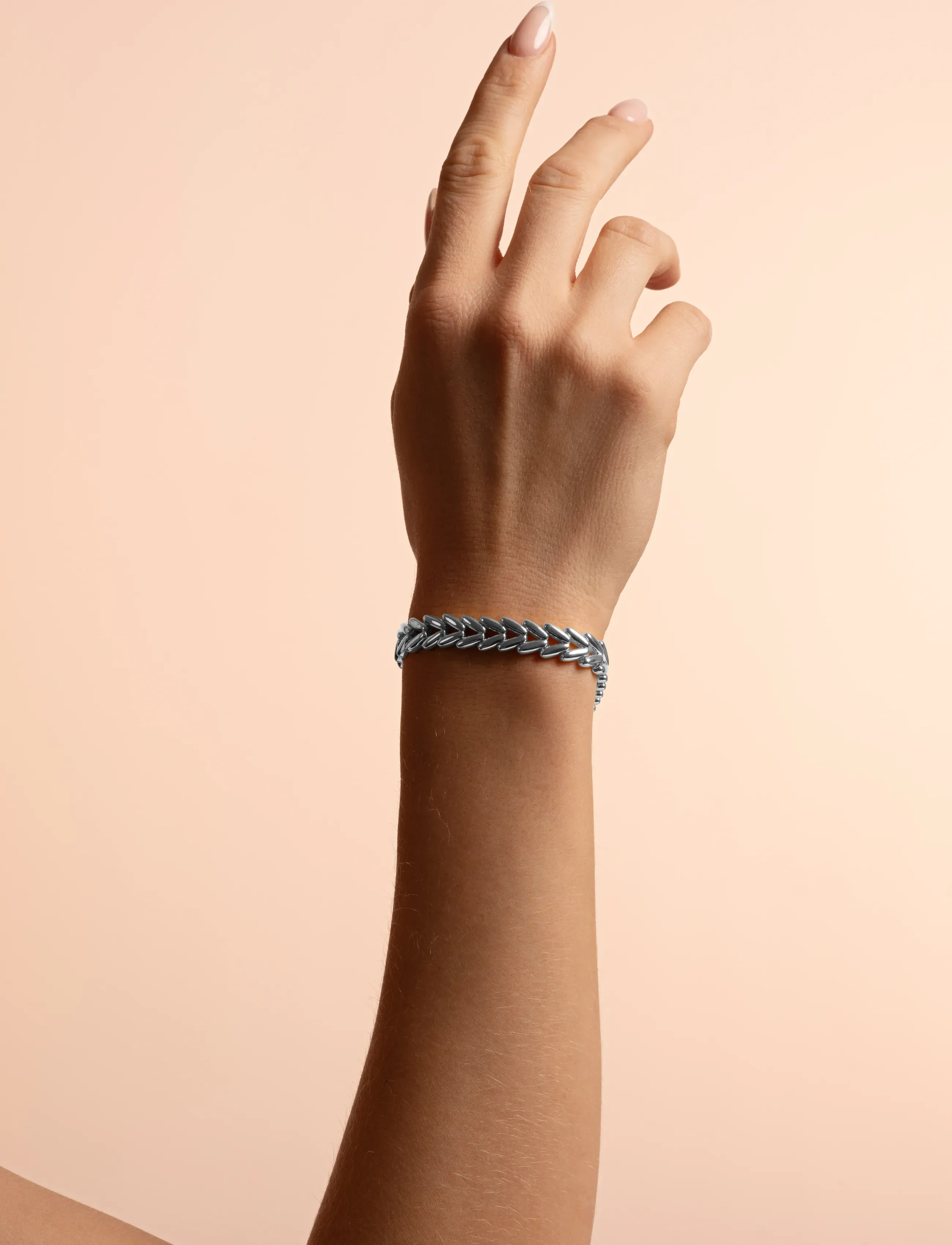 SNÖ of Sweden Liddy Elastic Brace Plain S-Onesize, One Size, Silver, Armbånd > Kædearmbånd, Dame