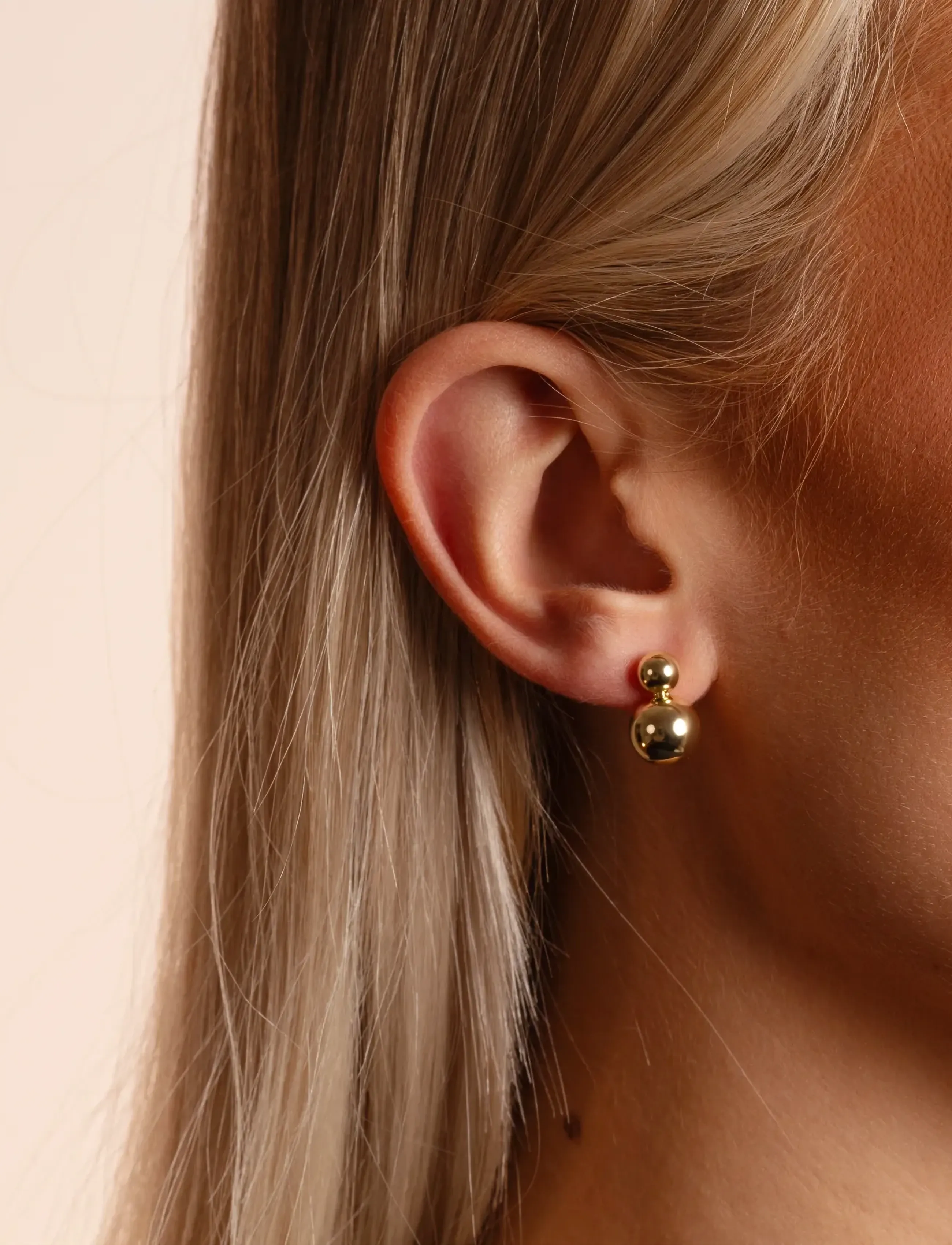 SNÖ of Sweden Bennet Small Double Ear Plain G-Onesize, One Size, Cream, Øreringe > Ørestikker, Dame