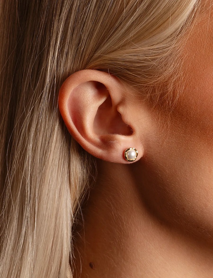 SNÖ of Sweden - Kitty pearl ear g/white-Onesize - perlenohrringe - g/white - 0