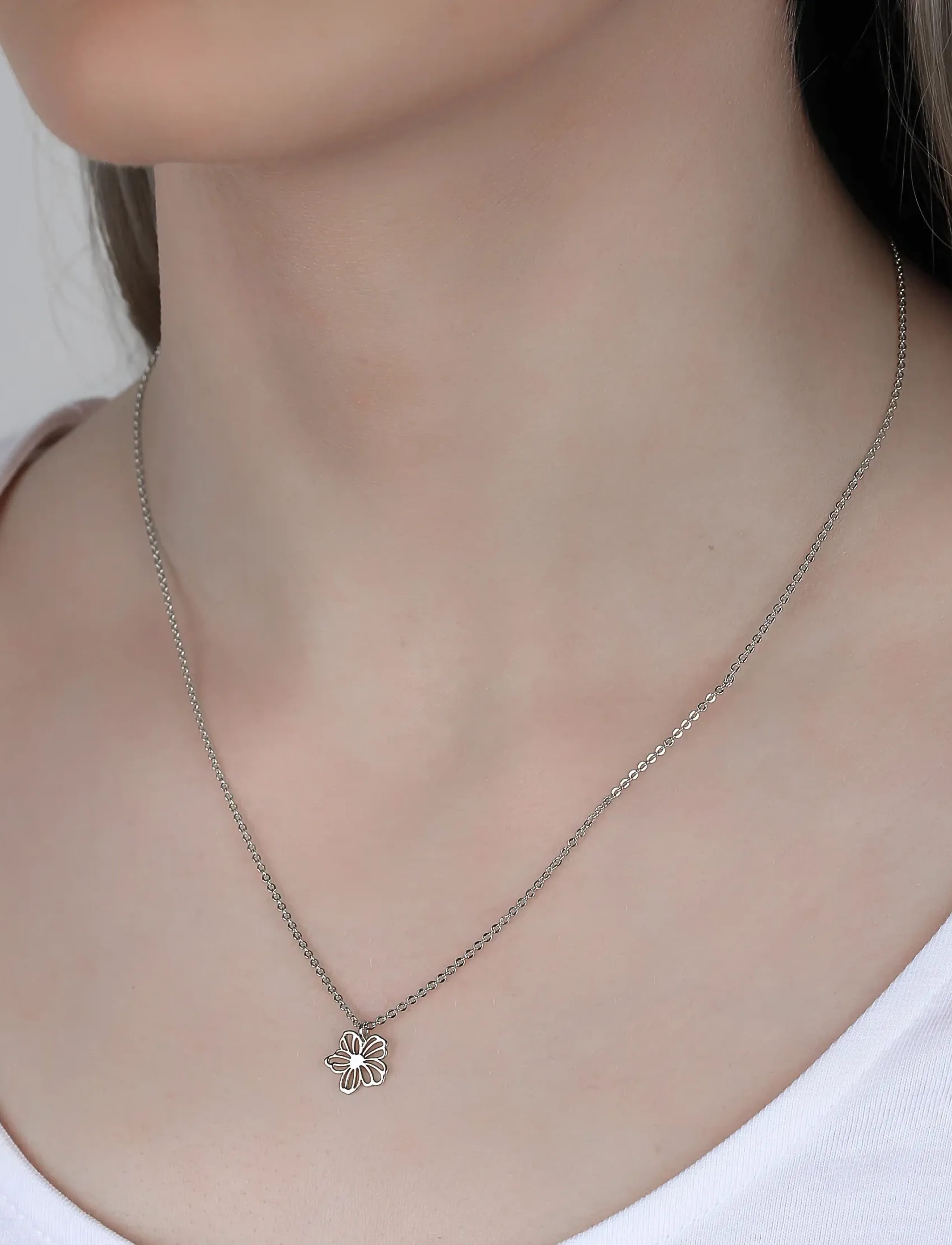 SNÖ of Sweden Flora Daisy Pendant Neck 42 Plain S-42cm, One Size 42 cm, Silver, Halskæder > Smukke Halskæder, Dame