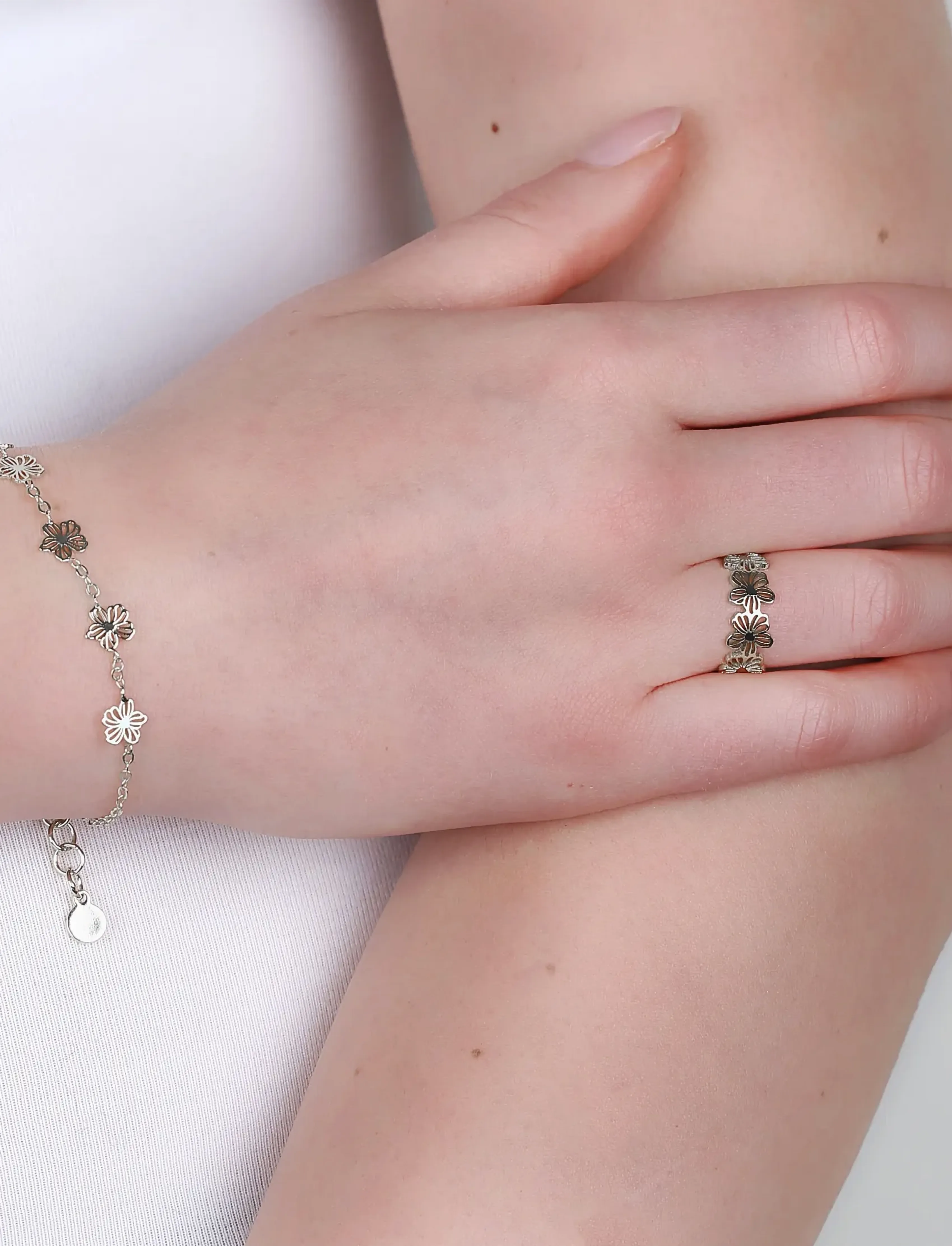 SNÖ of Sweden Flora Daisy Brace Plain S-Onesize, One Size, Silver, Armbånd > Kædearmbånd, Dame