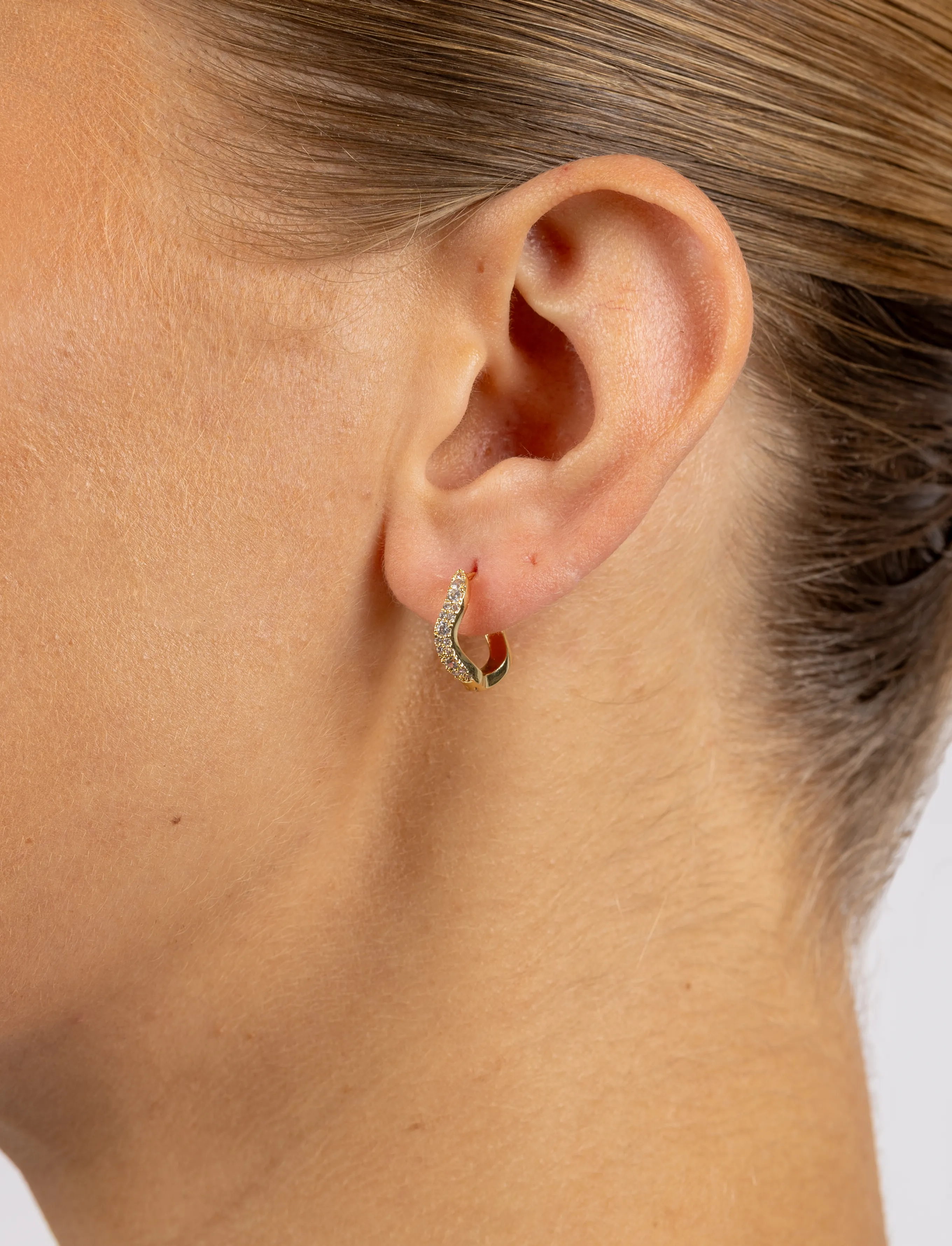 SNÖ of Sweden Union Curve Crystal Ring Ear 15Mm G/Clear - Onesize, One Size, Gold, Øreringe > Creoler, Dame