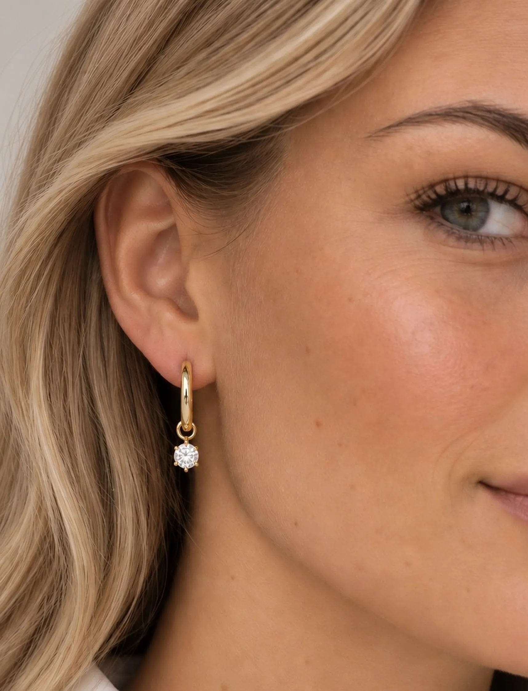 SNÖ of Sweden - Nova crystal pendant ring ear g/clear - Onesize - Øreringe med vedhæng - g/clear - 0