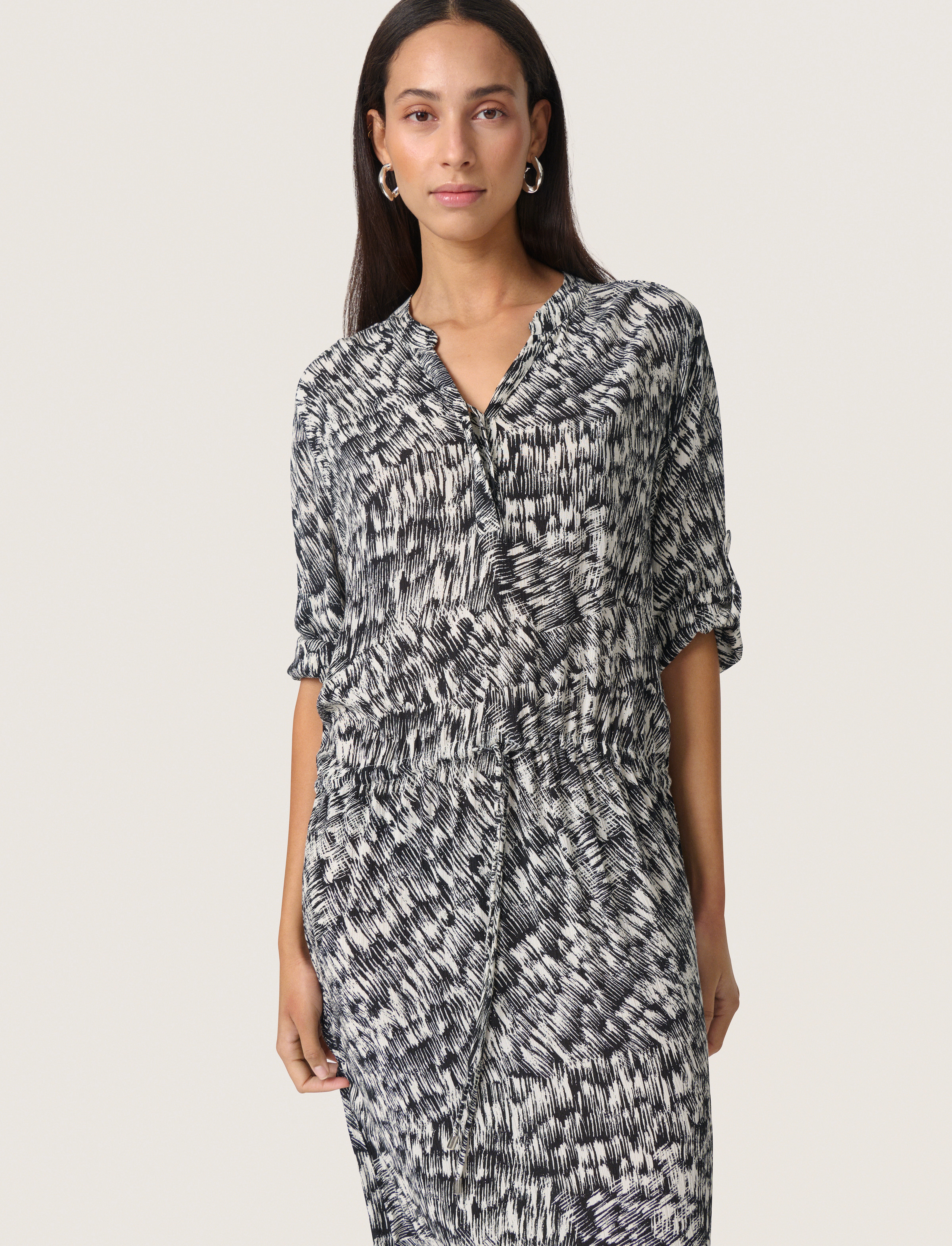 Soaked SLZaya Dress - Riided - BLACK STROKE PRINT / black