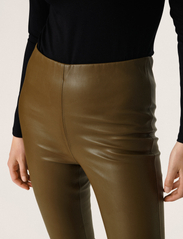 Soaked in Luxury - SLKaylee PU Leggings - party wear at outlet prices - beech - 5