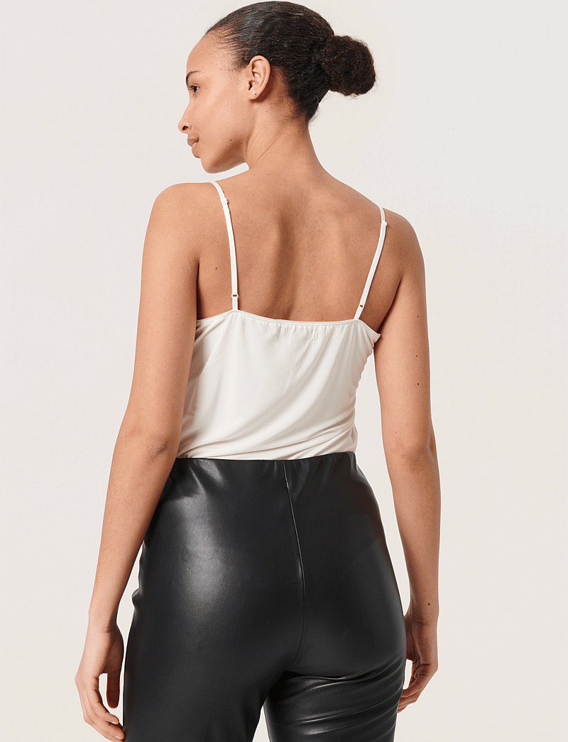 Soaked in Luxury - SLClara Singlet - topid ja varrukateta alussärgid - broken white - 4
