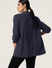 Soaked in Luxury - SLShirley Blazer - party wear at outlet prices - navy - 4