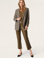 Soaked in Luxury - SLKaylee PU Kickflare Pants - party wear at outlet prices - beech - 3