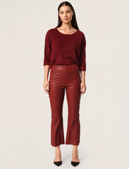 Soaked in Luxury - SLKaylee PU Kickflare Pants - party wear at outlet prices - rhubarb - 3