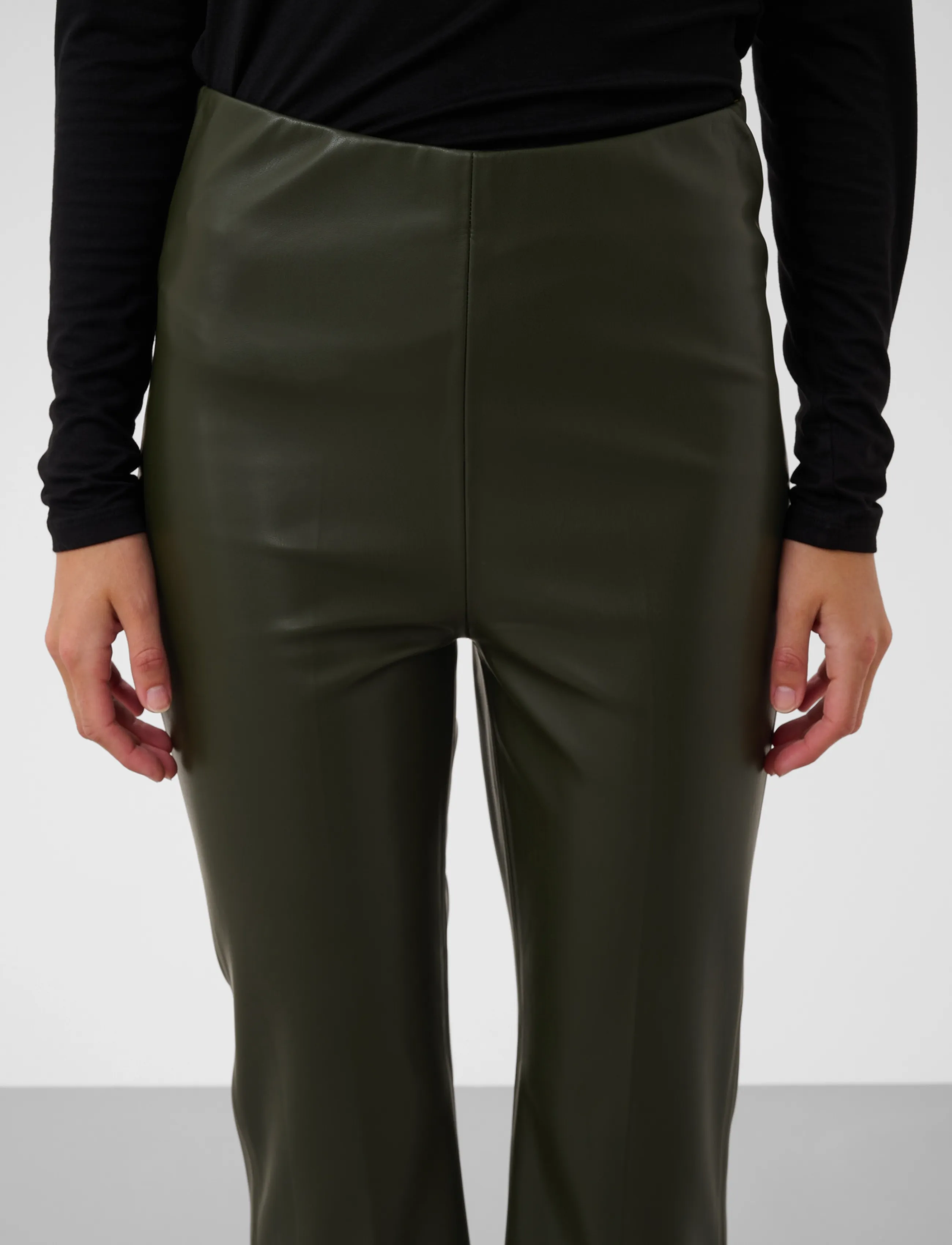 Soaked - SLKaylee PU Kickflare Pants - skinnbyxor - rosin - 5
