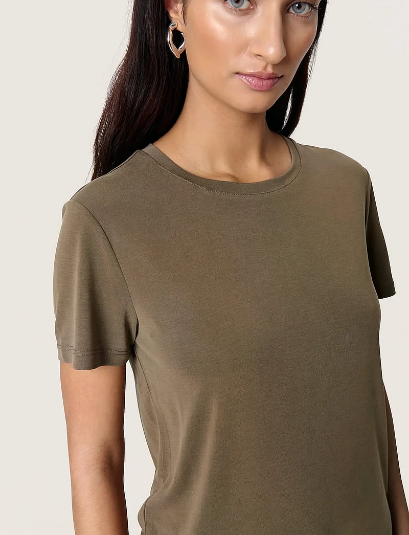 Soaked in Luxury - SLColumbine Crew-Neck T-Shirt SS - t-shirts - tarmac - 5