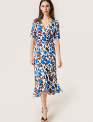 Soaked in Luxury - SLKarven Printed Dress SS - susiaučiamosios suknelės - sandshell graphic flower - 3
