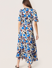 Soaked in Luxury - SLKarven Printed Dress SS - midi-kleider - sandshell graphic flower - 4