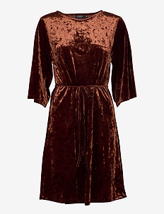 SLEmi Dress 1/2, Soaked in Luxury