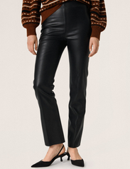 Soaked in Luxury - SLKaylee Straight Pants - feestelijke kleding voor outlet-prijzen - black - 2