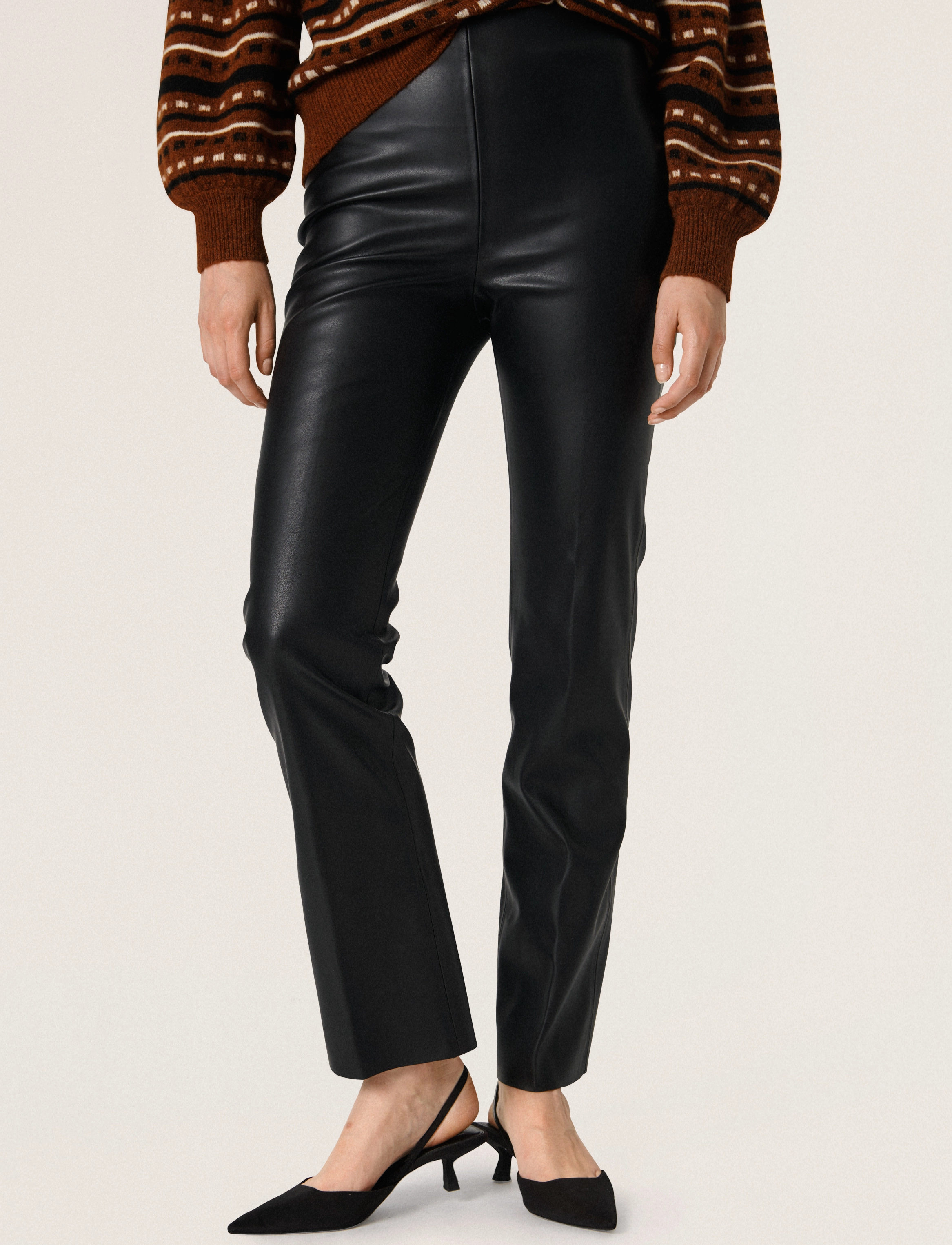 Soaked - SLKaylee Straight Pants - nahkpüksid - black - 0
