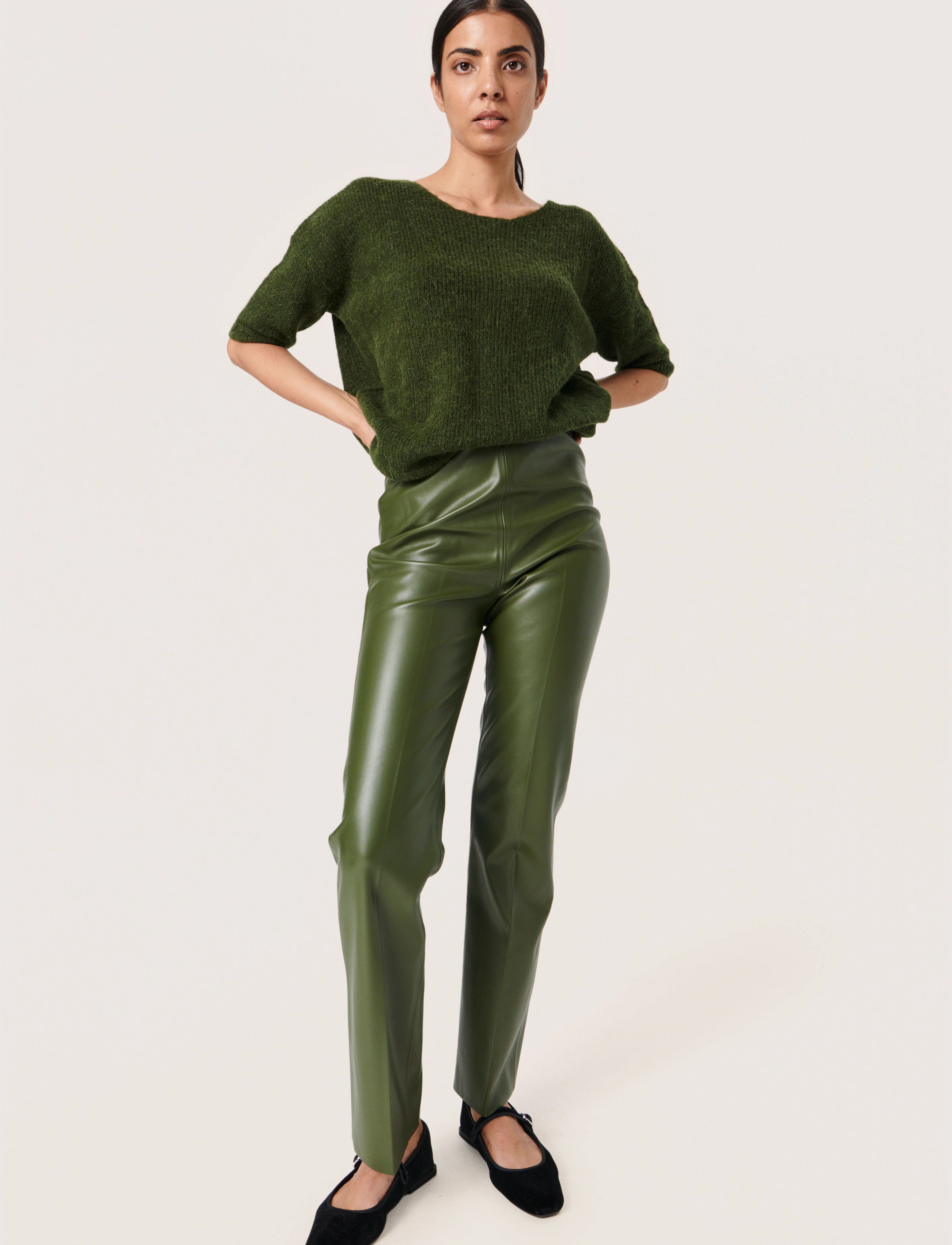 Soaked - SLKaylee Straight Pants - festtøj til outletpriser - kombu green - 3