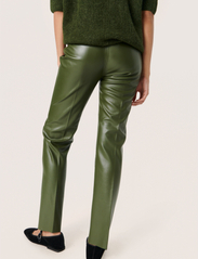 Soaked in Luxury - SLKaylee Straight Pants - festtøj til outletpriser - kombu green - 4