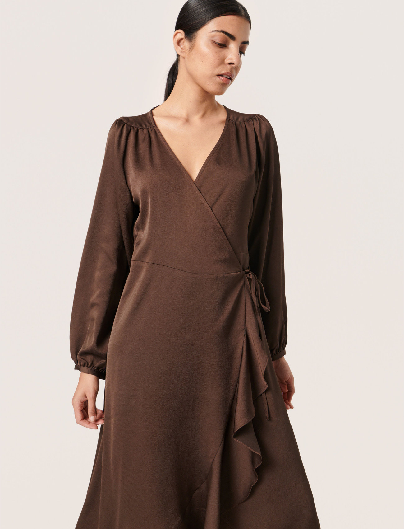 Soaked in Luxury - SLKarven Dress LS - midi jurken - hot fudge - 1